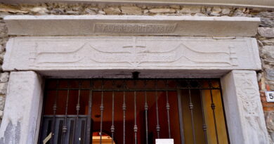 Vogogna portale ex monastero